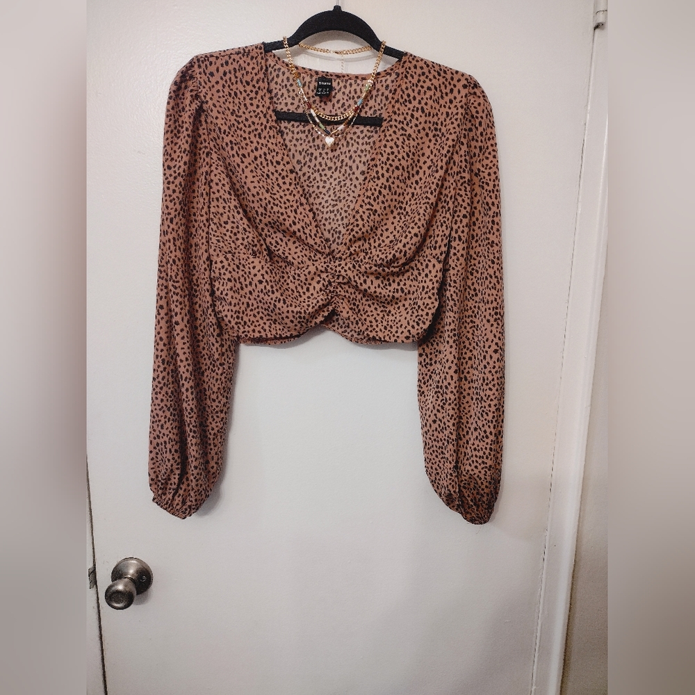 💕Shein leopard long sleeve crop top size M 💕